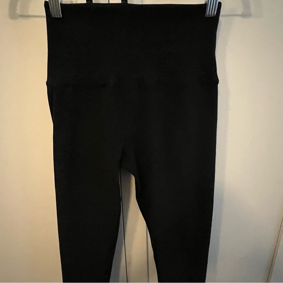 High Waisted Spacedye Capri Legging - Picture 6 of 16